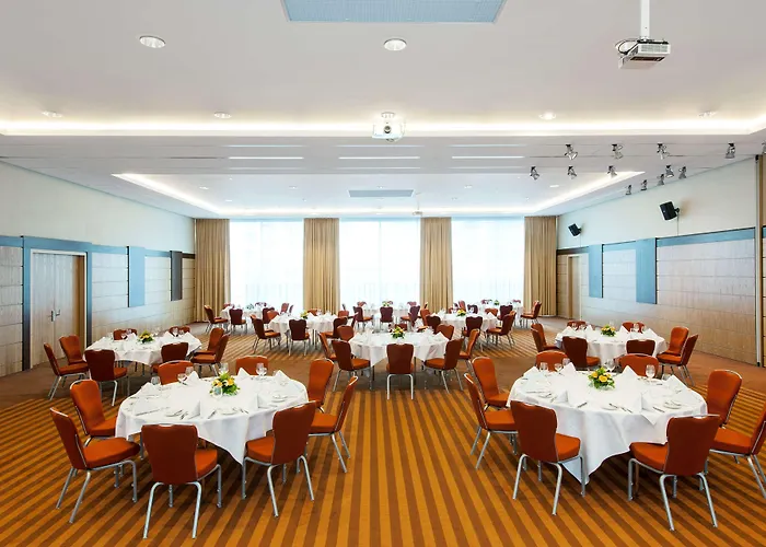 柏林米特弗里德里希nh精选酒店