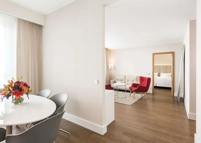 柏林米特弗里德里希nh精选酒店